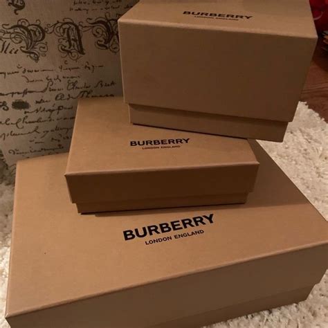 burberry order tracker|Burberry gift boxes.